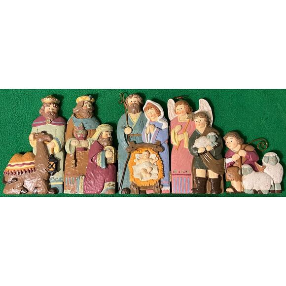 New in Box Hinged Nativity Scene Christmas Holiday Season Table Top Decoration - Picture 4 of 8